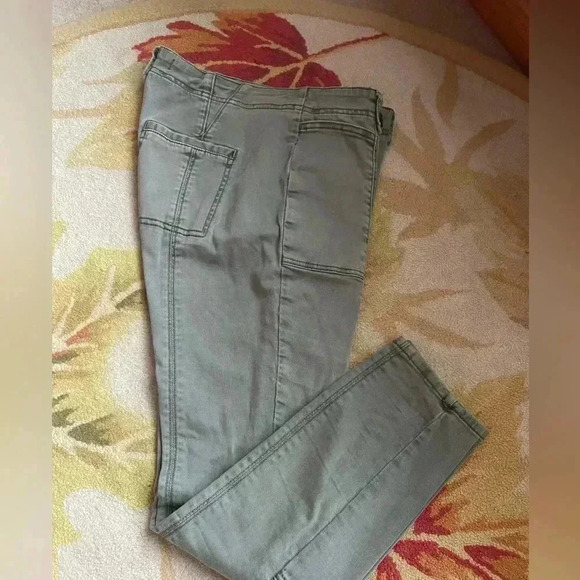 Anthropologie olive utility pants - Picture 1 of 7
